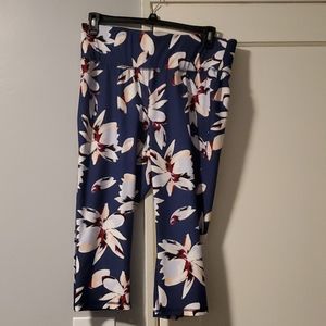 Livi  High Waist Capris